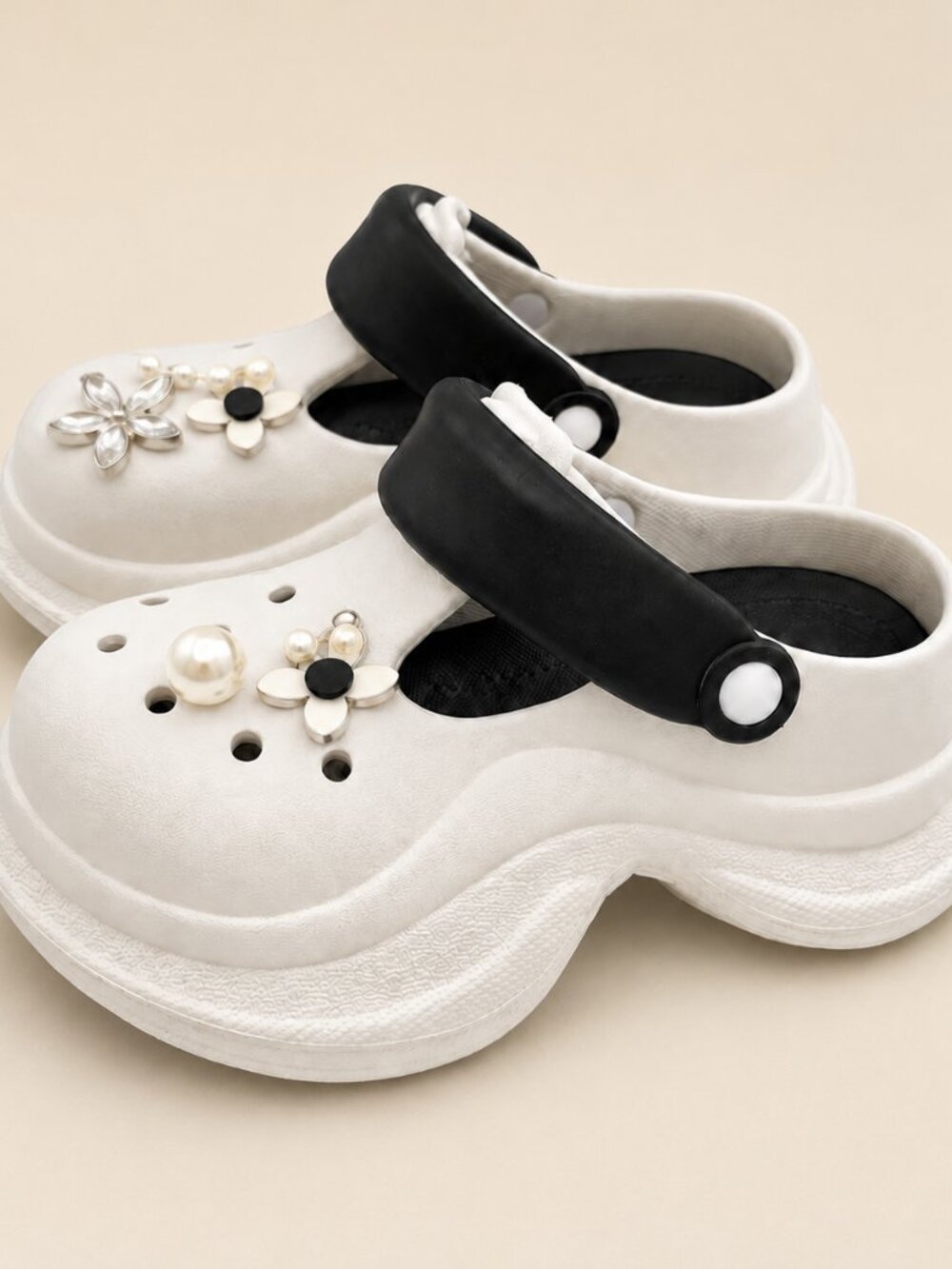 Cute Platform Clogs with Free Shoe Charms